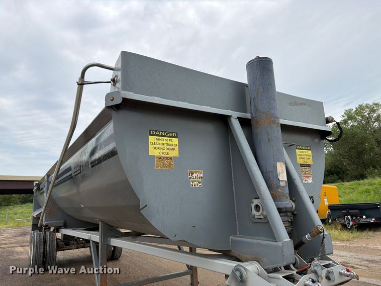 image for item FK3342 2017 Load King RH 3226 end dump trailer