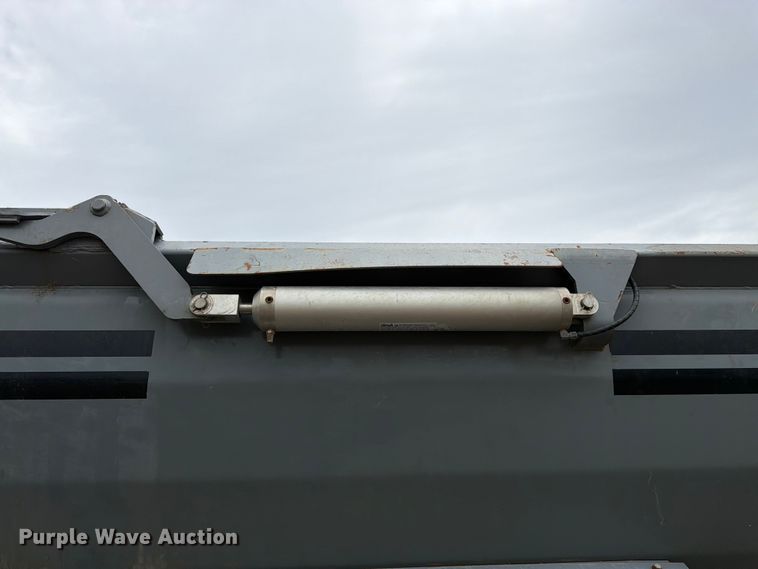 image for item FK3342 2017 Load King RH 3226 end dump trailer