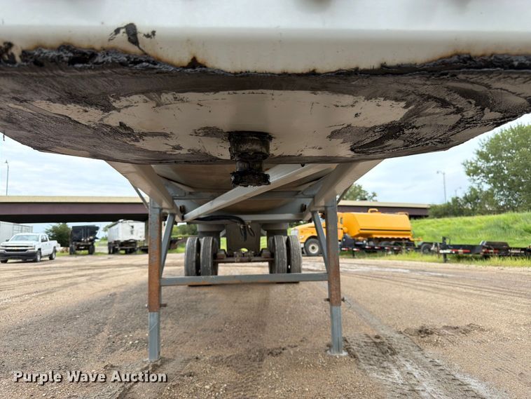 image for item FK3342 2017 Load King RH 3226 end dump trailer