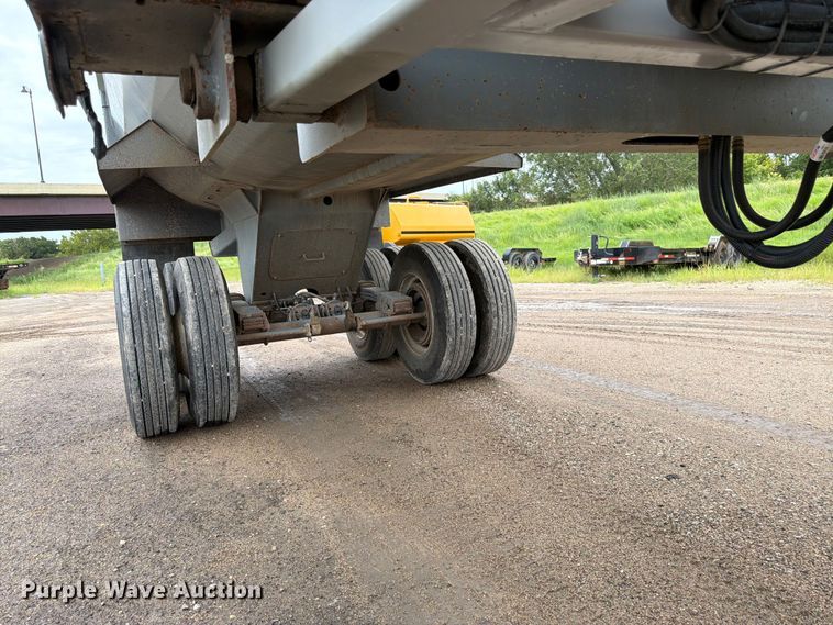 image for item FK3342 2017 Load King RH 3226 end dump trailer