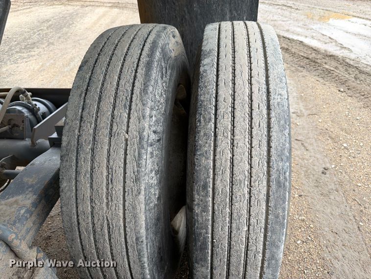 image for item FK3342 2017 Load King RH 3226 end dump trailer