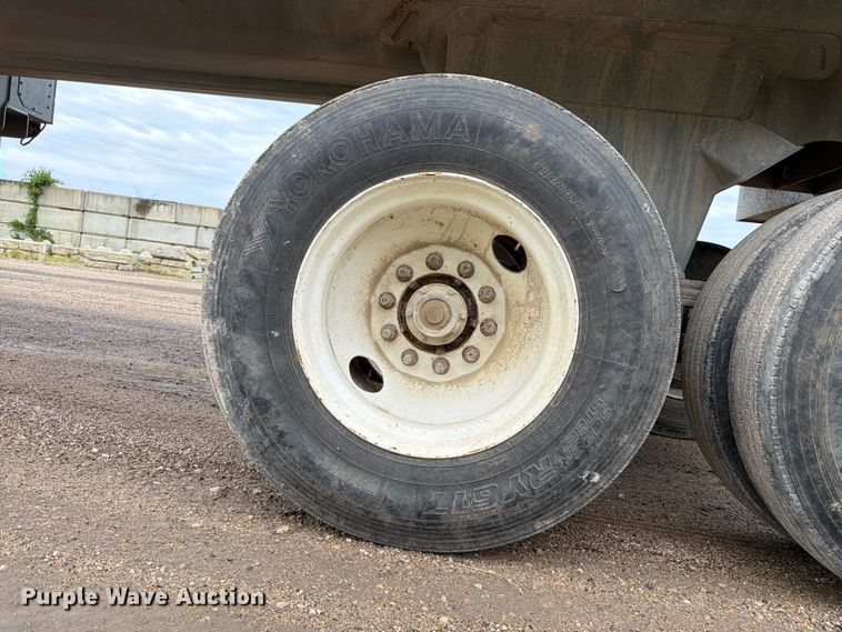 image for item FK3342 2017 Load King RH 3226 end dump trailer