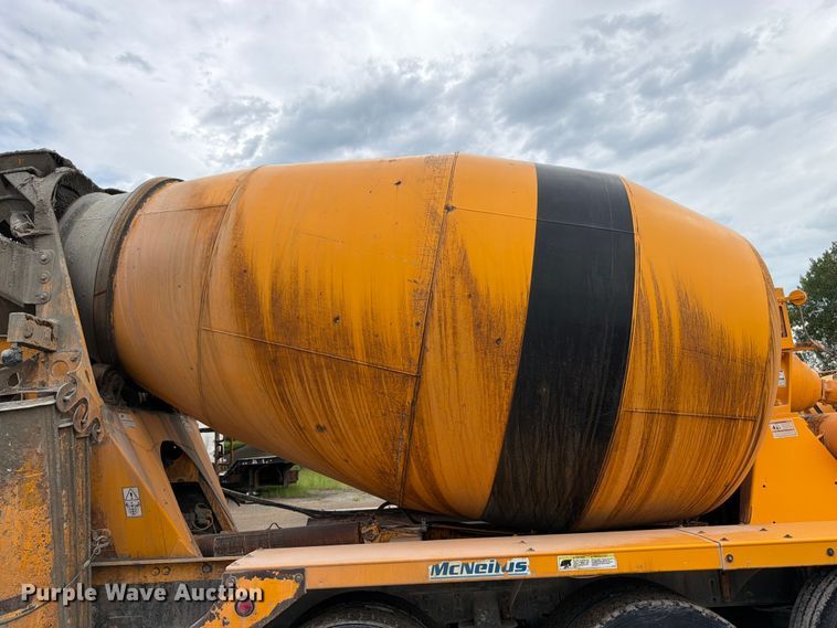 image for item FK3343 2007 Kenworth W900 ready mix truck