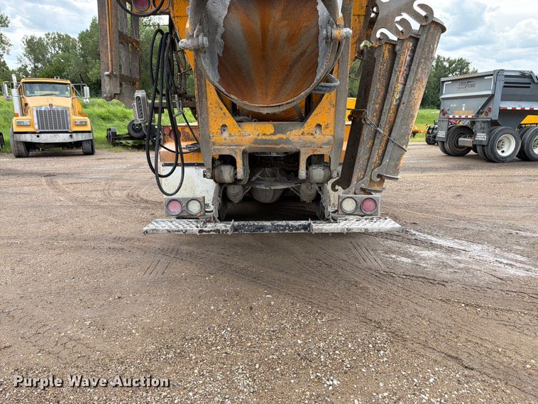 image for item FK3343 2007 Kenworth W900 ready mix truck