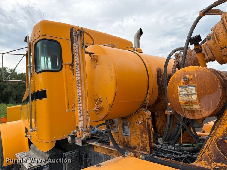 image for item FK3343 2007 Kenworth W900 ready mix truck