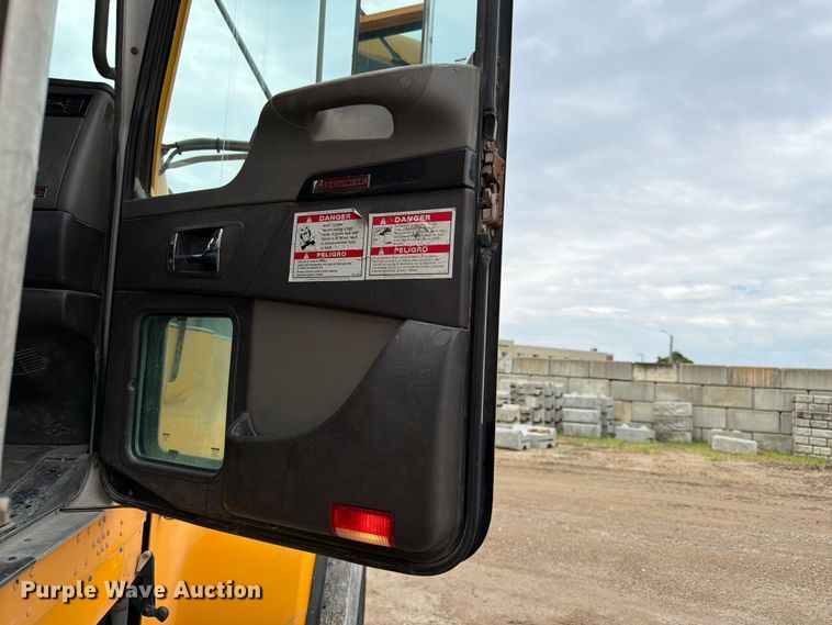 image for item FK3345 2006 Kenworth W9 Series ready mix truck