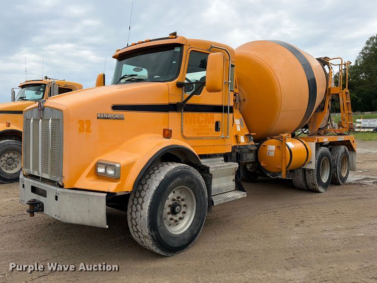 image for item FK3346 2006 Kenworth T800 ready mix truck