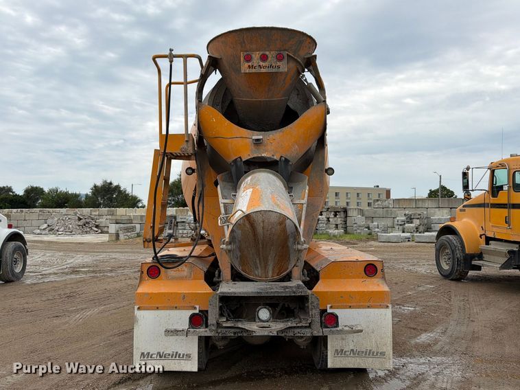 image for item FK3346 2006 Kenworth T800 ready mix truck