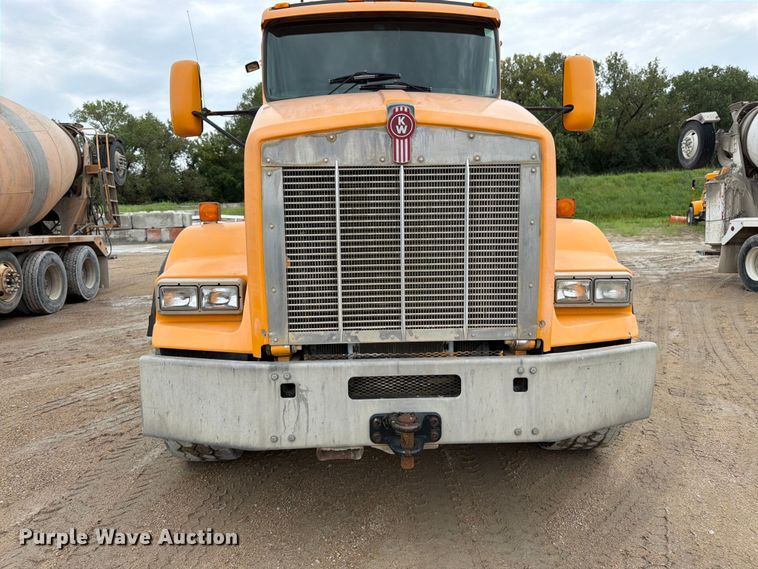 image for item FK3346 2006 Kenworth T800 ready mix truck