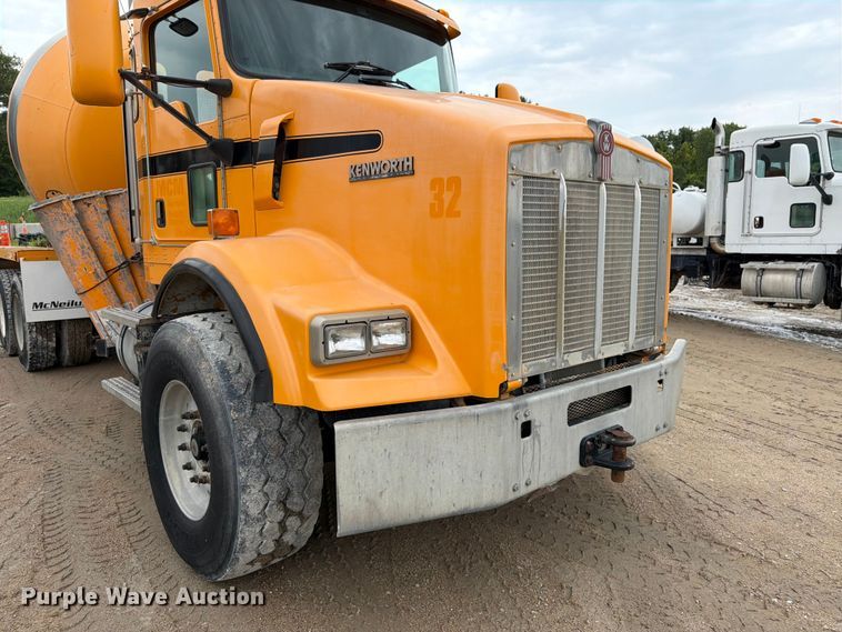 image for item FK3346 2006 Kenworth T800 ready mix truck