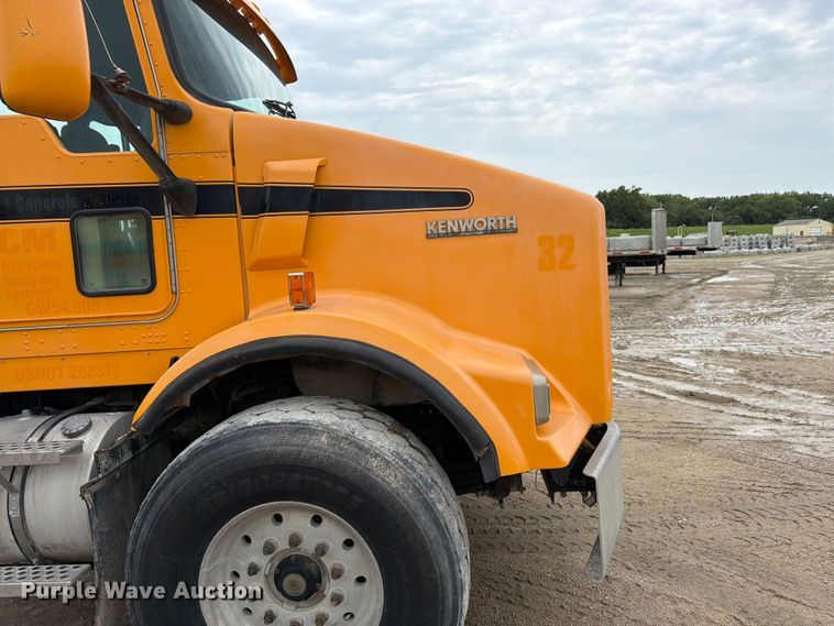 image for item FK3346 2006 Kenworth T800 ready mix truck