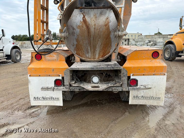 image for item FK3346 2006 Kenworth T800 ready mix truck