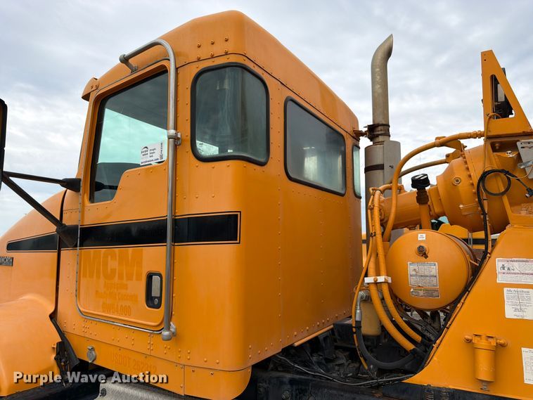 image for item FK3346 2006 Kenworth T800 ready mix truck