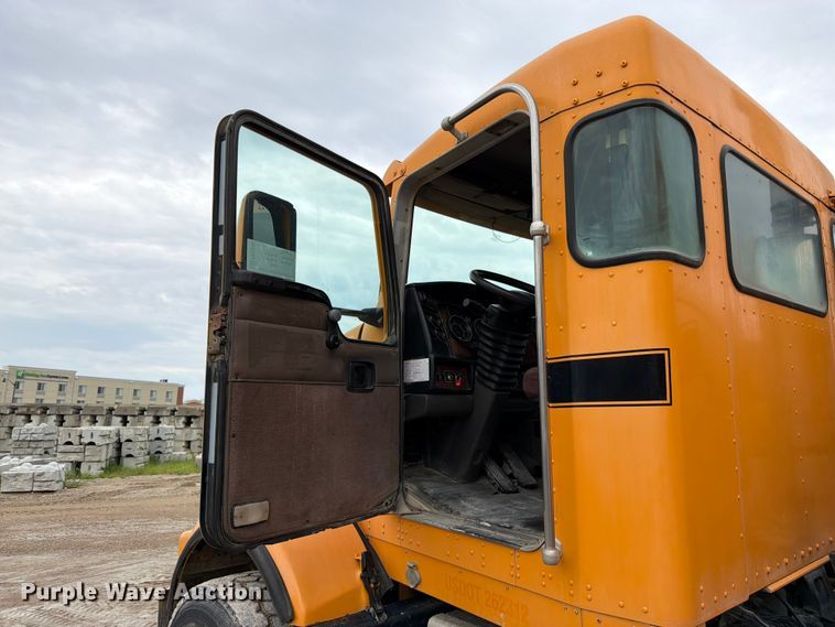 image for item FK3346 2006 Kenworth T800 ready mix truck
