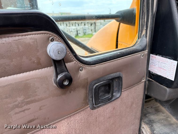 image for item FK3346 2006 Kenworth T800 ready mix truck
