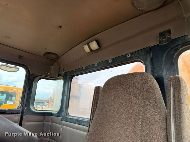 image for item FK3346 2006 Kenworth T800 ready mix truck