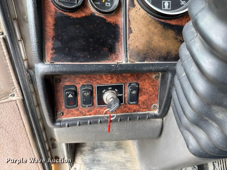 image for item FK3346 2006 Kenworth T800 ready mix truck