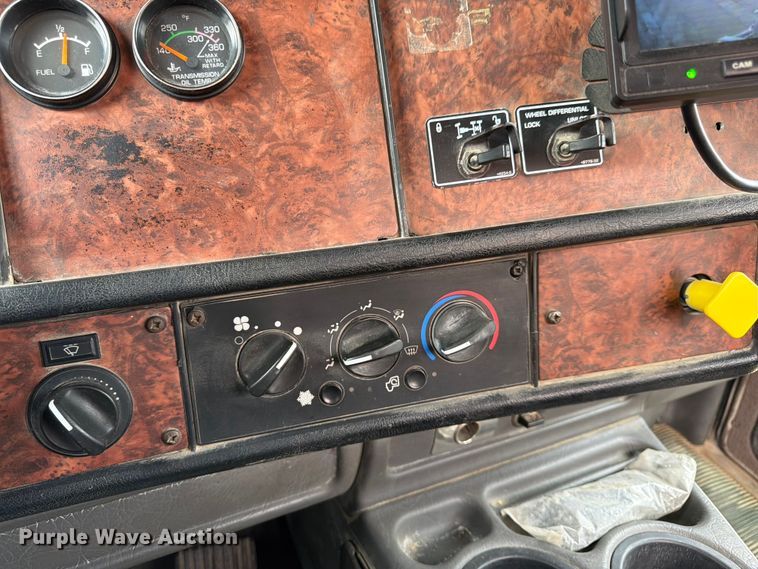 image for item FK3346 2006 Kenworth T800 ready mix truck