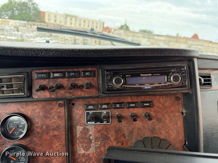 image for item FK3346 2006 Kenworth T800 ready mix truck