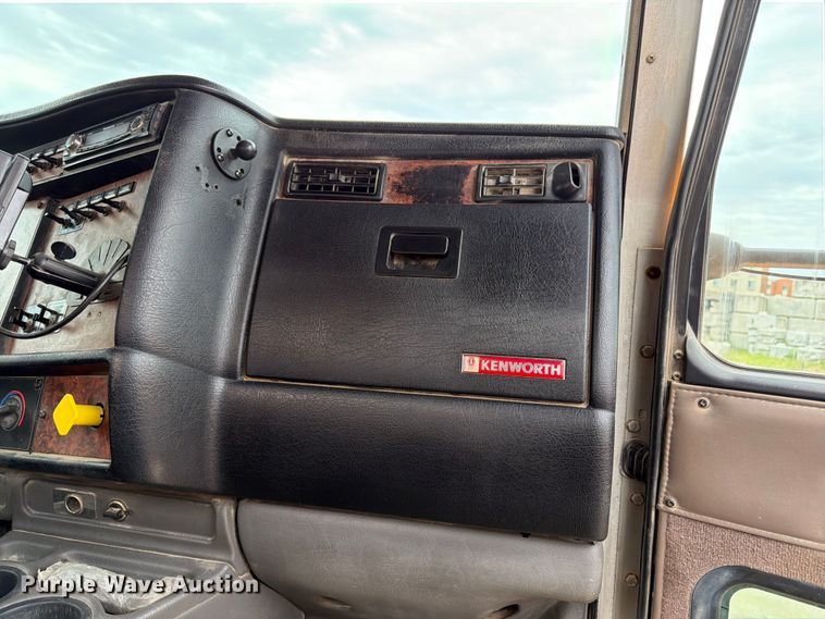 image for item FK3346 2006 Kenworth T800 ready mix truck