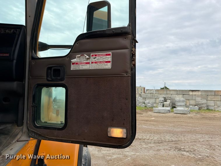 image for item FK3346 2006 Kenworth T800 ready mix truck