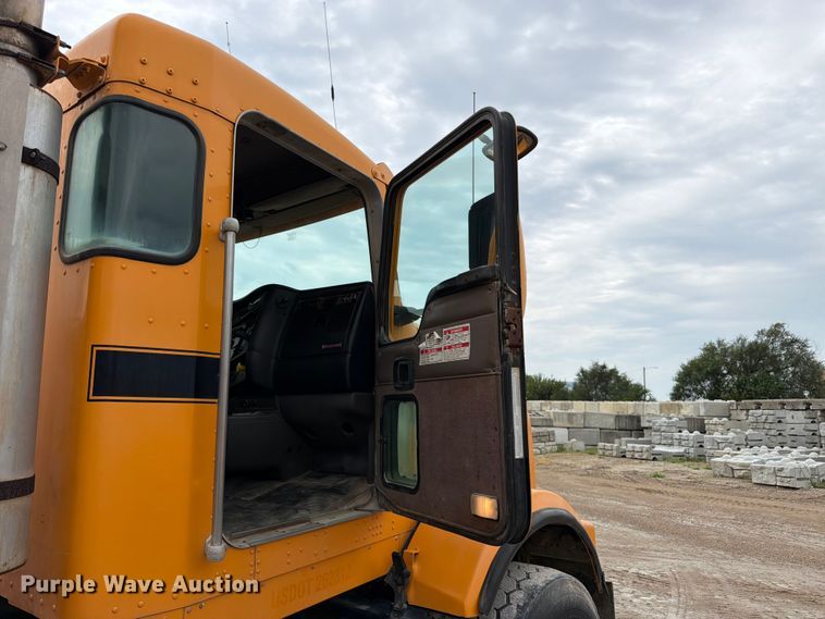image for item FK3346 2006 Kenworth T800 ready mix truck