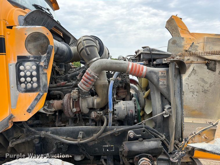 image for item FK3346 2006 Kenworth T800 ready mix truck