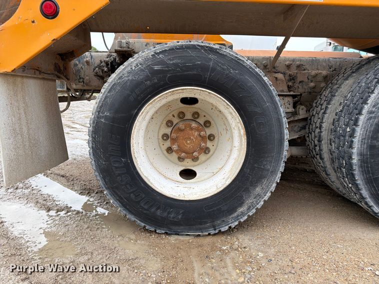 image for item FK3346 2006 Kenworth T800 ready mix truck