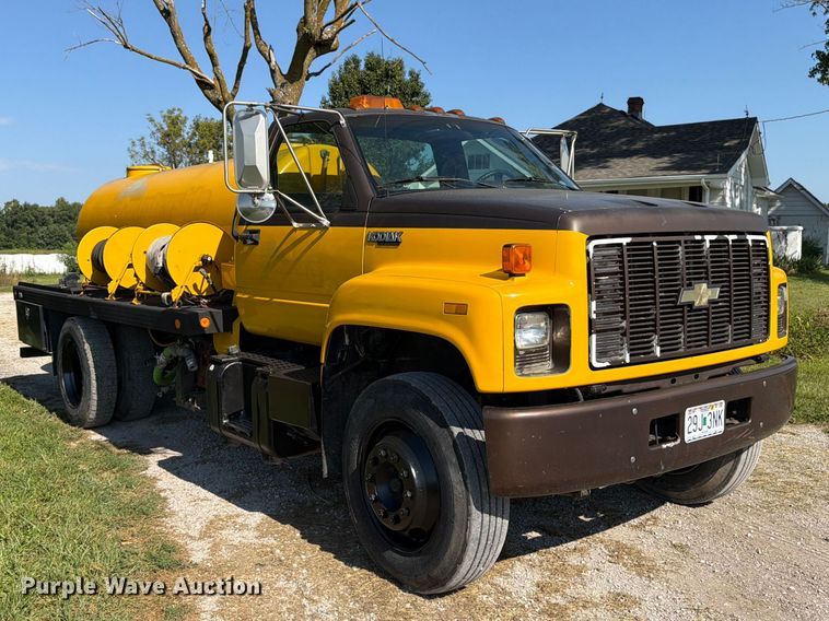 image for item FK3393 1994 Chevrolet Kodiak C5500 tank truck