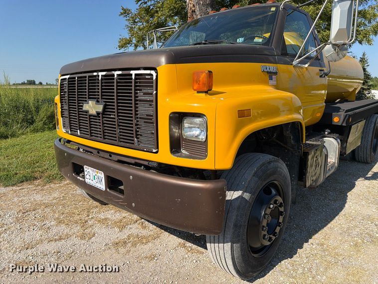 image for item FK3393 1994 Chevrolet Kodiak C5500 tank truck
