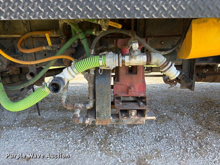 image for item FK3393 1994 Chevrolet Kodiak C5500 tank truck