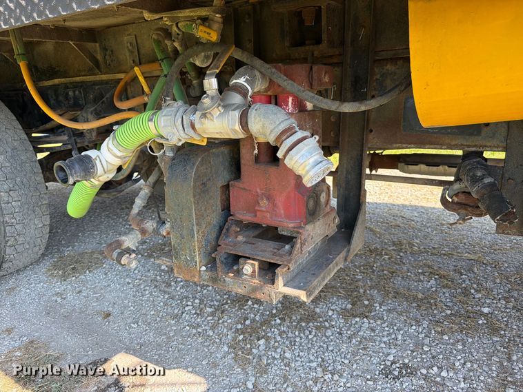 image for item FK3393 1994 Chevrolet Kodiak C5500 tank truck
