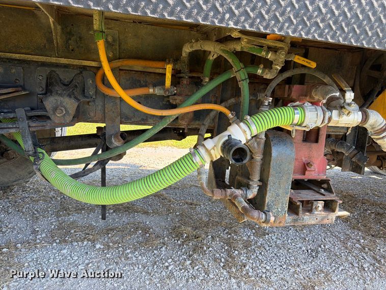 image for item FK3393 1994 Chevrolet Kodiak C5500 tank truck