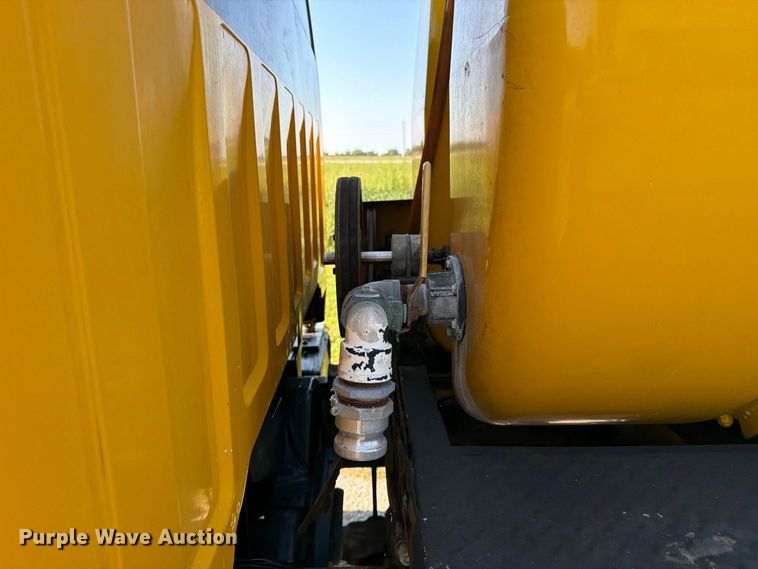 image for item FK3393 1994 Chevrolet Kodiak C5500 tank truck