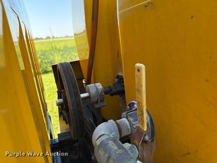 image for item FK3393 1994 Chevrolet Kodiak C5500 tank truck
