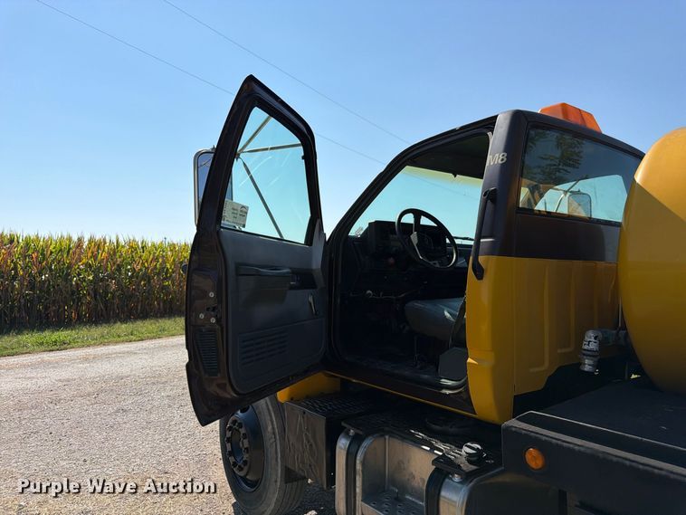 image for item FK3393 1994 Chevrolet Kodiak C5500 tank truck