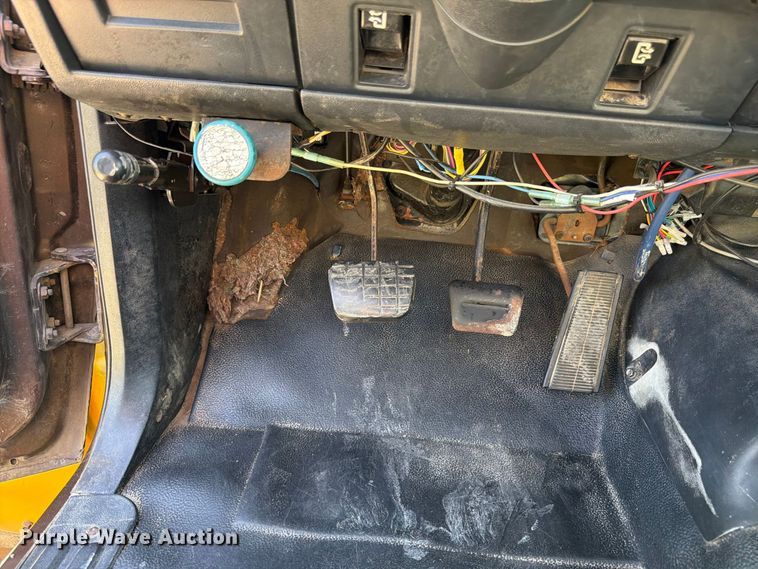 image for item FK3393 1994 Chevrolet Kodiak C5500 tank truck