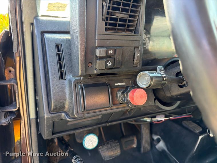 image for item FK3393 1994 Chevrolet Kodiak C5500 tank truck