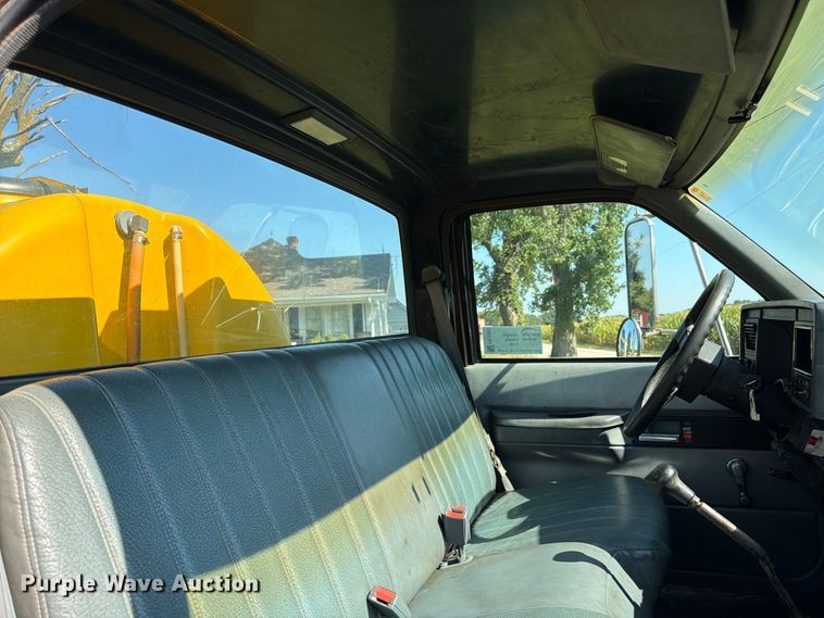 image for item FK3393 1994 Chevrolet Kodiak C5500 tank truck
