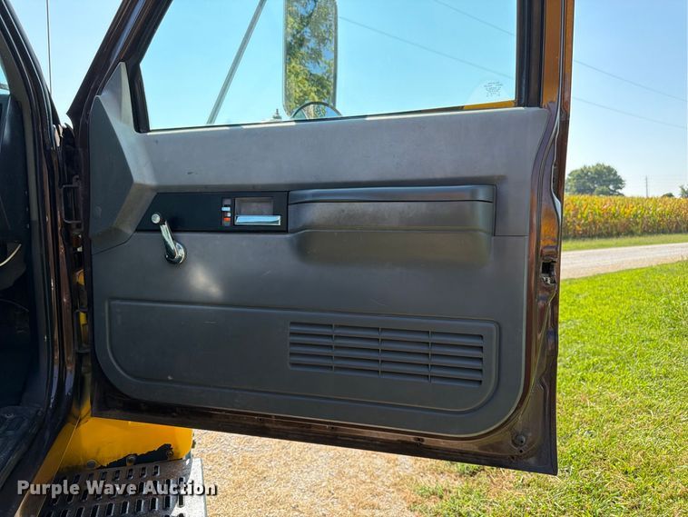 image for item FK3393 1994 Chevrolet Kodiak C5500 tank truck