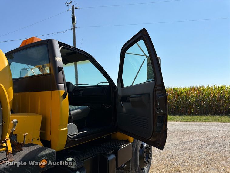 image for item FK3393 1994 Chevrolet Kodiak C5500 tank truck