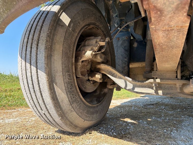 image for item FK3393 1994 Chevrolet Kodiak C5500 tank truck
