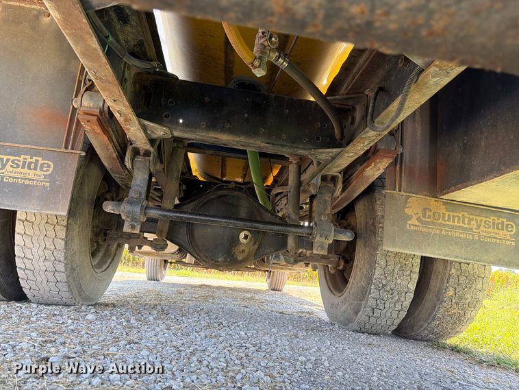 image for item FK3393 1994 Chevrolet Kodiak C5500 tank truck