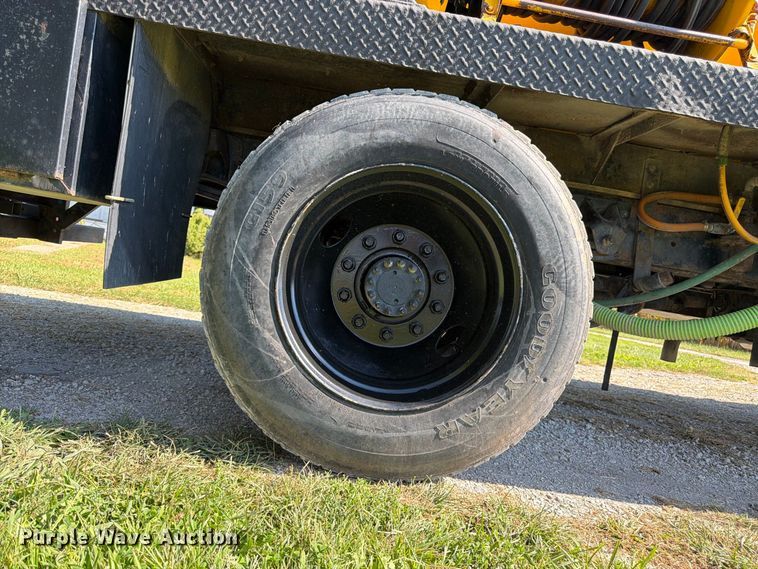 image for item FK3393 1994 Chevrolet Kodiak C5500 tank truck
