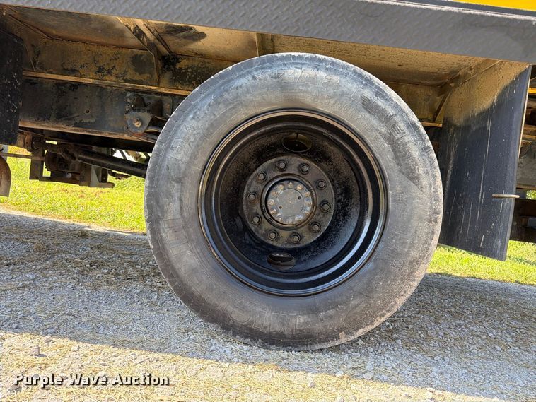 image for item FK3393 1994 Chevrolet Kodiak C5500 tank truck