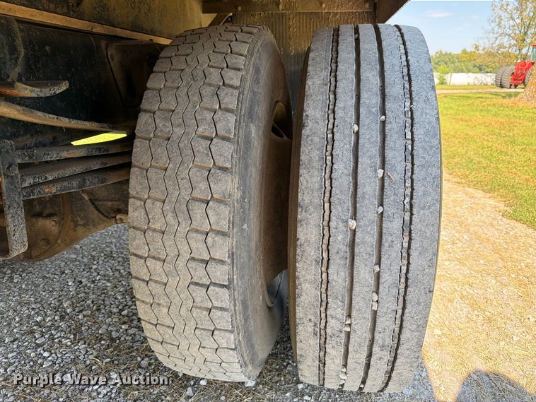 image for item FK3393 1994 Chevrolet Kodiak C5500 tank truck