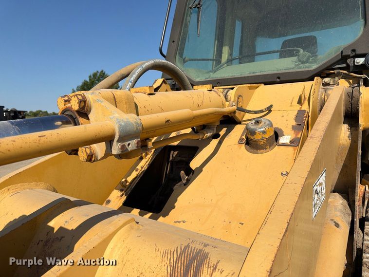 image for item FK3402 2001 Caterpillar 953C track loader
