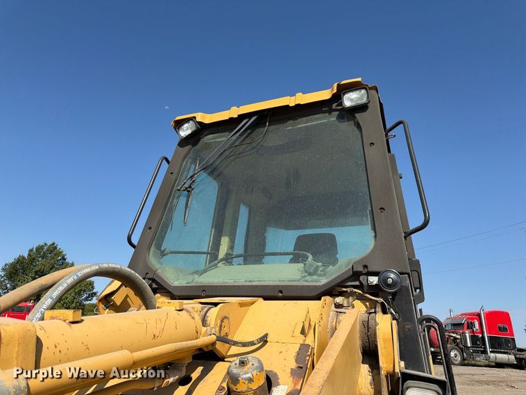 image for item FK3402 2001 Caterpillar 953C track loader