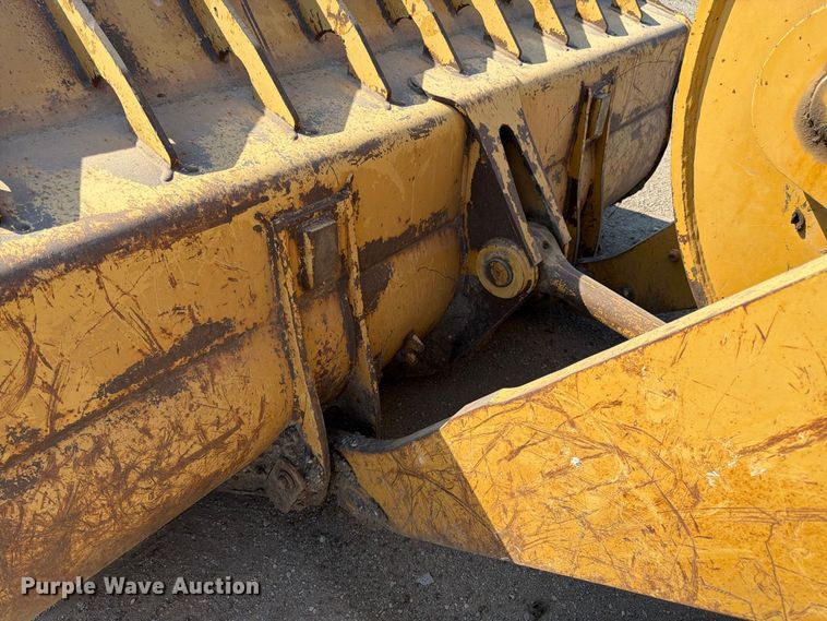 image for item FK3402 2001 Caterpillar 953C track loader