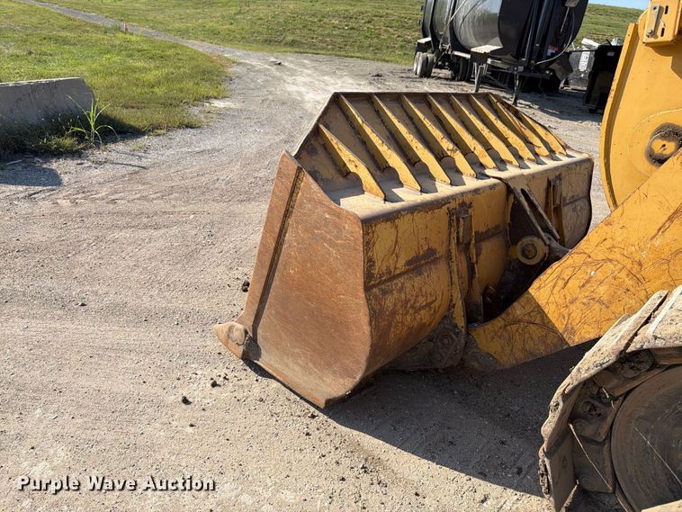 image for item FK3402 2001 Caterpillar 953C track loader